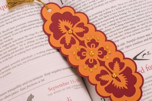 Nouveau Bookmark: Elegant Paper Craft Design for Book Lovers